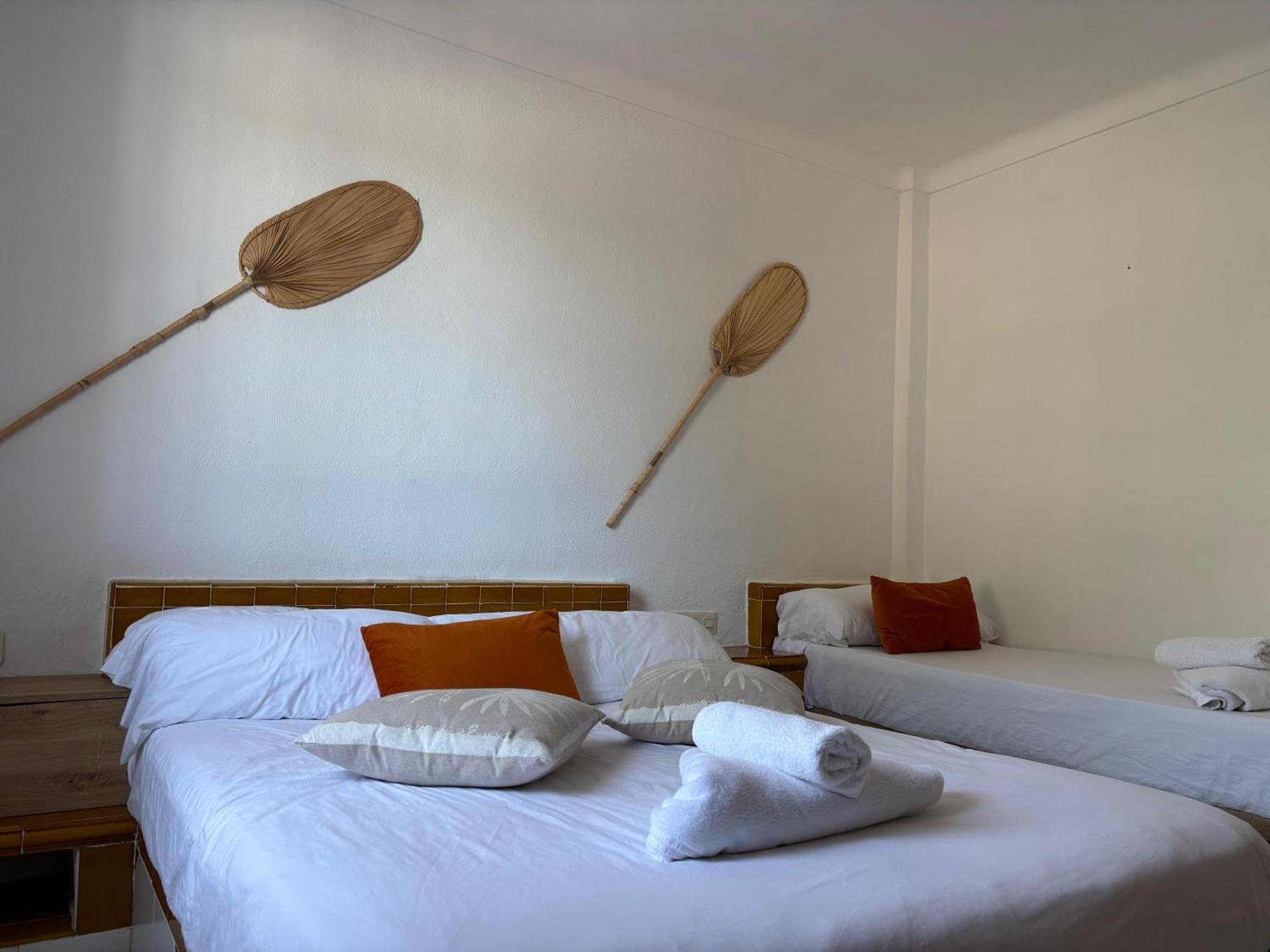 Es Grop Apartamentos Portinatx Buitenkant foto