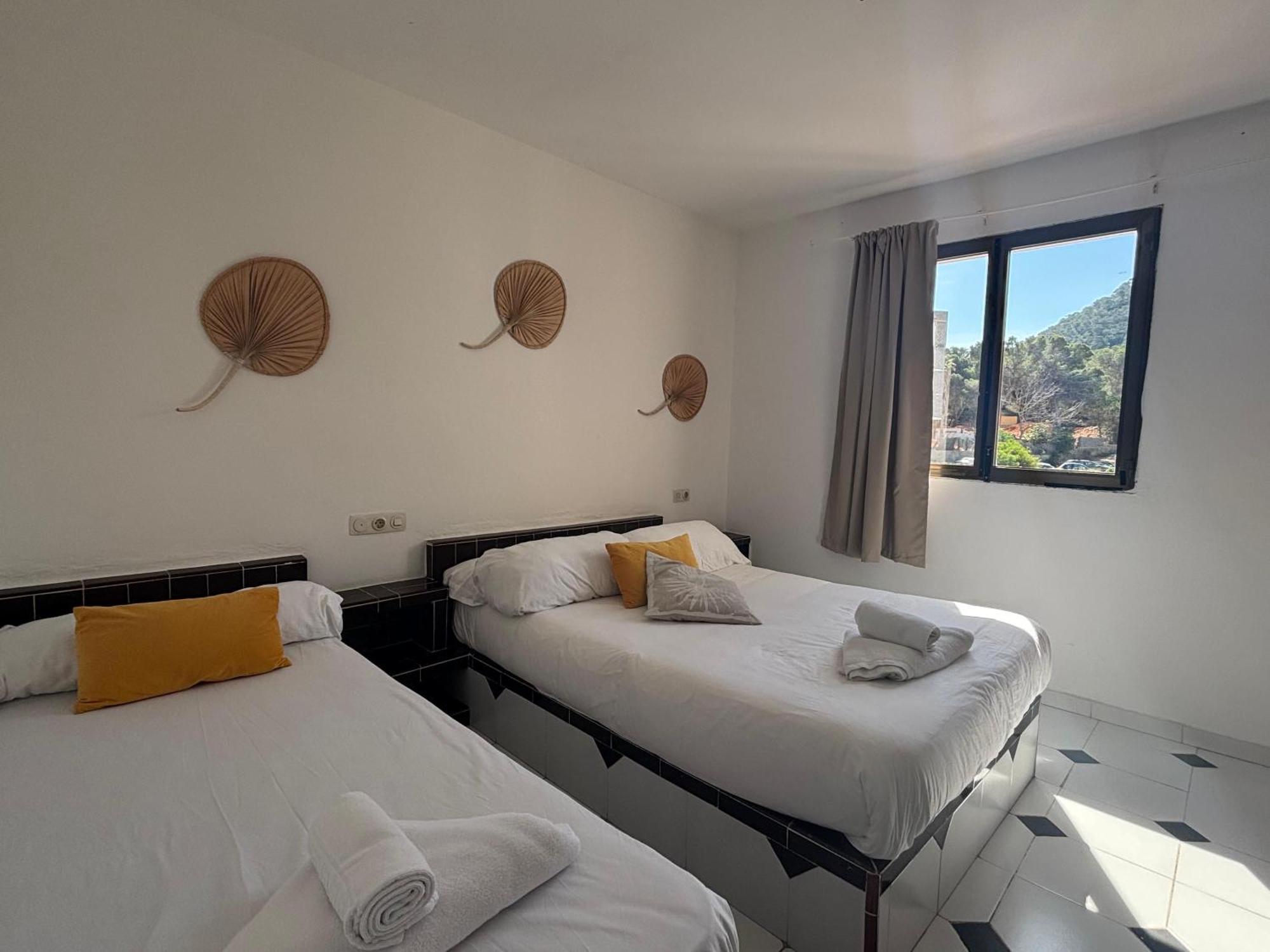 Es Grop Apartamentos Portinatx Buitenkant foto