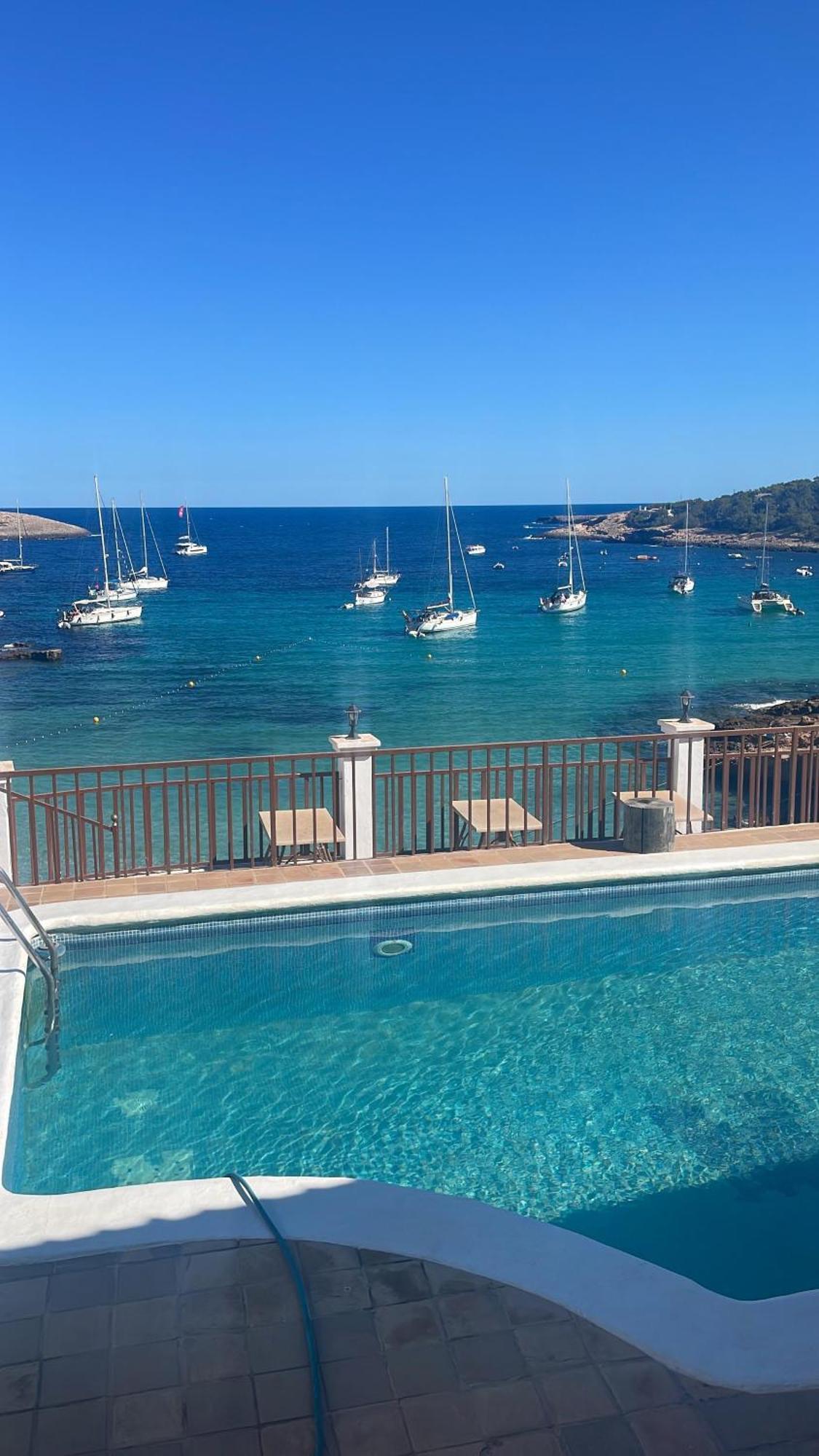 Es Grop Apartamentos Portinatx Buitenkant foto