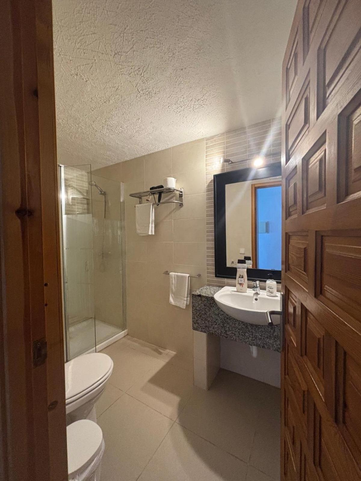 Es Grop Apartamentos Portinatx Buitenkant foto